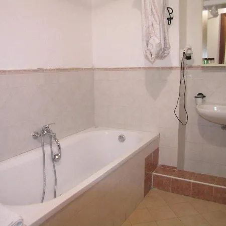 Bed & Breakfast Addauru 4*